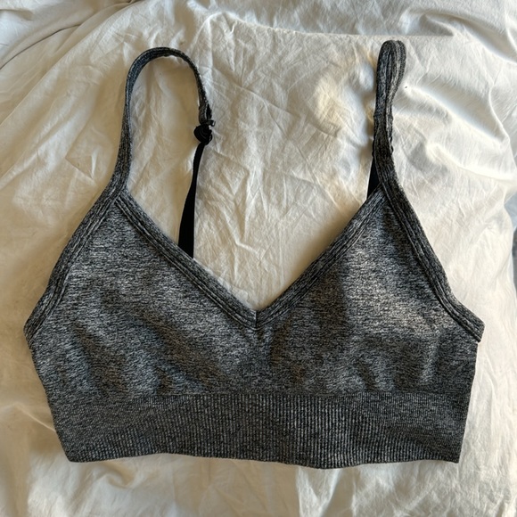 Lululemon bra - Picture 3 of 4
